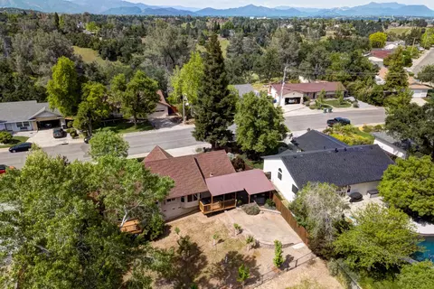 2631 Howard Dr, Redding, CA 96001 photo 6