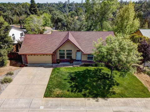 2631 Howard Dr, Redding, CA 96001 photo 4