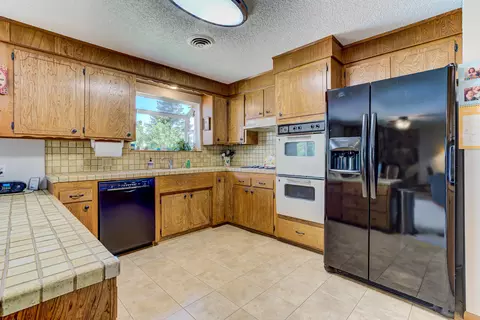1322 Ledell Dr, Redding, CA 96002 photo 8