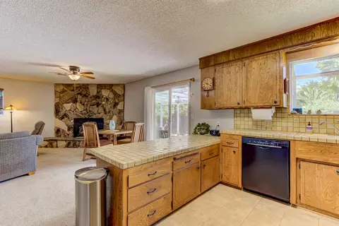 1322 Ledell Dr, Redding, CA 96002 photo 10