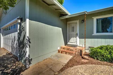 1322 Ledell Dr, Redding, CA 96002 photo 2