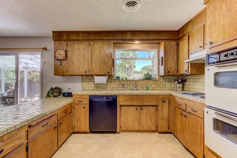 1322 Ledell Dr, Redding, CA 96002 photo 9