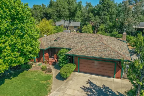 1131 Kirkwood Cir, Redding, CA 96003 photo 2