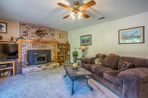 1131 Kirkwood Cir, Redding, CA 96003 photo 5