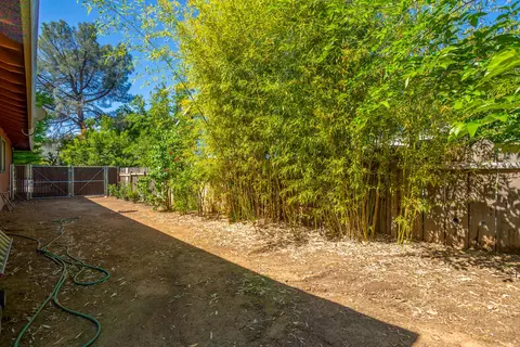 1131 Kirkwood Cir, Redding, CA 96003 photo 25
