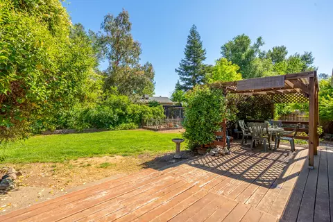 1131 Kirkwood Cir, Redding, CA 96003 photo 18