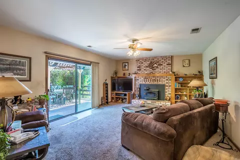 1131 Kirkwood Cir, Redding, CA 96003 photo 6