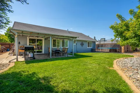 3921 Capricorn Way, Redding, CA 96002 photo 15