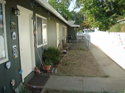 753 Kerryjen Ct, Redding, CA 96002 photo 2