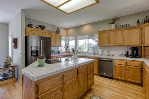 8925 Mirage Ct, Redding, CA 96001 photo 17