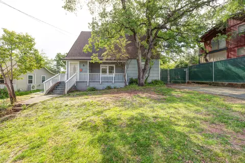 1935 9th St, Redding, CA 96001 photo 1