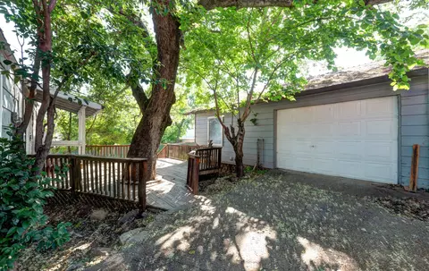 1935 9th St, Redding, CA 96001 photo 3