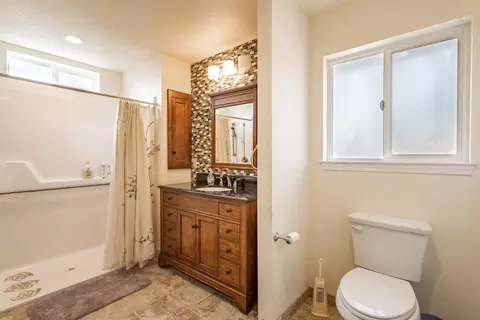 3548 Leonard St, Redding, CA 96002 photo 18