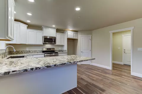 16981 Catalina Way, Redding, CA 96003 photo 22