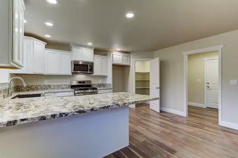 16981 Catalina Way, Redding, CA 96003 photo 23