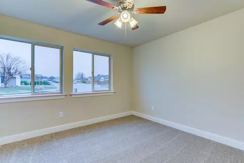 16981 Catalina Way, Redding, CA 96003 photo 5