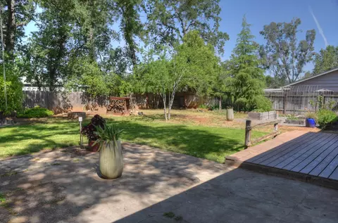 2092 Penn Dr, Redding, CA 96002 photo 18