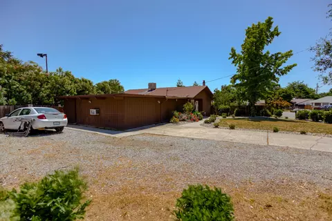 3251 School St, Redding, CA 96002 photo 6