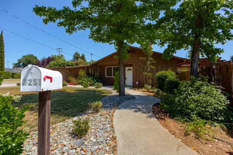 3251 School St, Redding, CA 96002 photo 1