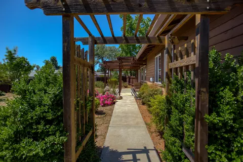 3251 School St, Redding, CA 96002 photo 27