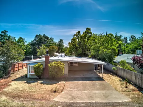 2807 Fairway Ave, Redding, CA 96002 photo 2