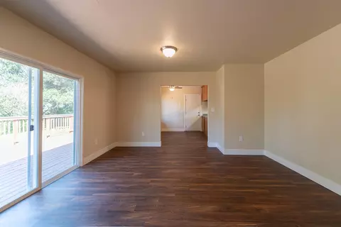 801 Lakeview Dr, Redding, CA 96001 photo 7