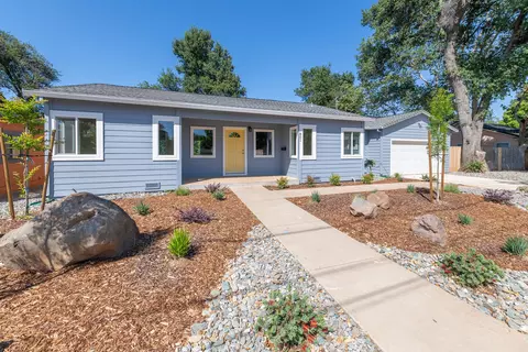 801 Lakeview Dr, Redding, CA 96001 photo 1