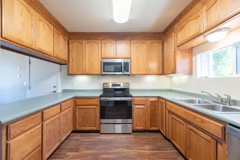 801 Lakeview Dr, Redding, CA 96001 photo 9