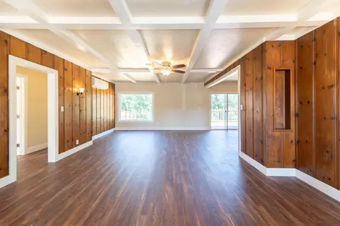 801 Lakeview Dr, Redding, CA 96001 photo 5