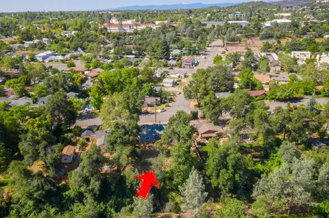 801 Lakeview Dr, Redding, CA 96001 photo 35