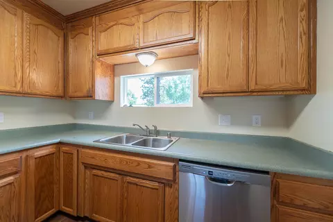 801 Lakeview Dr, Redding, CA 96001 photo 10