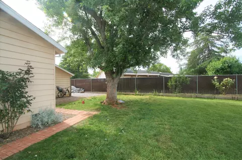 2864 King St, Redding, CA 96002 photo 20