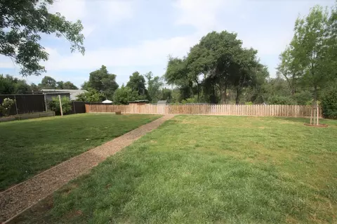 2864 King St, Redding, CA 96002 photo 4