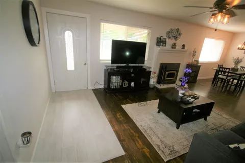 2864 King St, Redding, CA 96002 photo 13