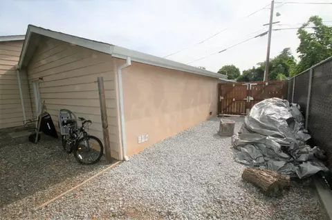 2864 King St, Redding, CA 96002 photo 18