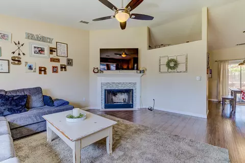 1937 Trumpet Dr, Redding, CA 96003 photo 3