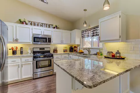 1937 Trumpet Dr, Redding, CA 96003 photo 7