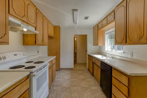 2199 Oxford Rd, Redding, CA 96002 photo 7
