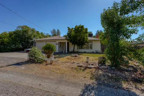 2199 Oxford Rd, Redding, CA 96002 photo 2