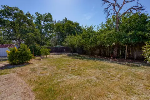 2199 Oxford Rd, Redding, CA 96002 photo 20