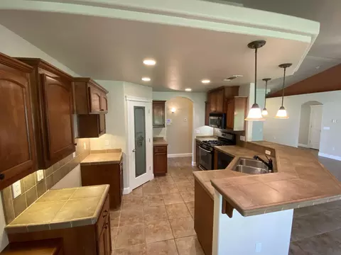 3365 Cockerill Dr, Redding, CA 96002 photo 4