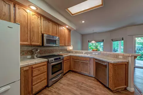 5791 Constitution Way, Redding, CA 96003 photo 3