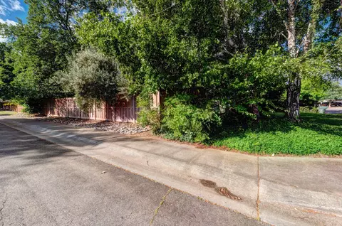 5791 Constitution Way, Redding, CA 96003 photo 34