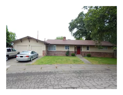 2130 Canal Dr, Redding, CA 96001 photo 1