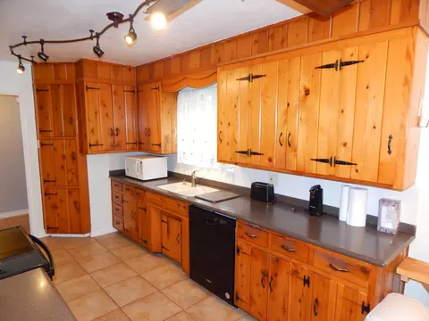 2130 Canal Dr, Redding, CA 96001 photo 7
