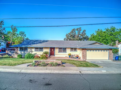 2505 Howard Dr, Redding, CA 96001 photo 1