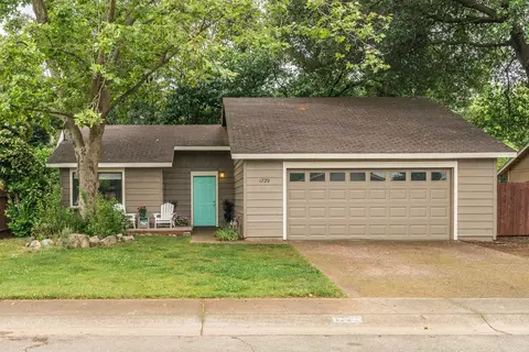 1729 Morningsun Dr, Redding, CA 96002 photo 1