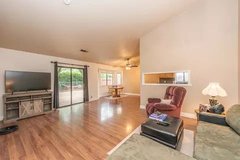 1729 Morningsun Dr, Redding, CA 96002 photo 4