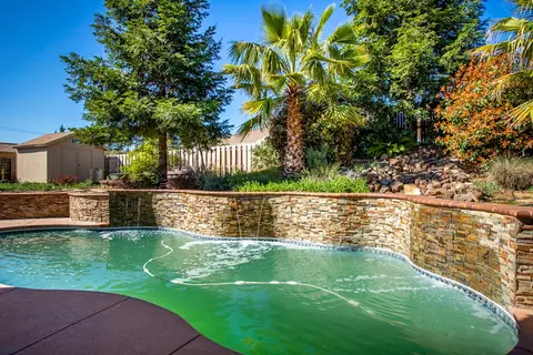 4564 Chinook Dr, Redding, CA 96002 photo 4