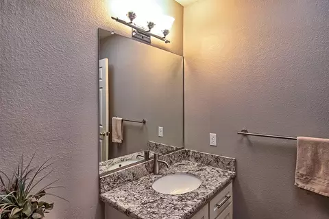 1028 Riviera Dr, Redding, CA 96001 photo 17